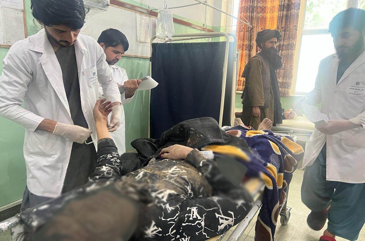 6 killed, 18 wounded as bus flips over in Kandahar