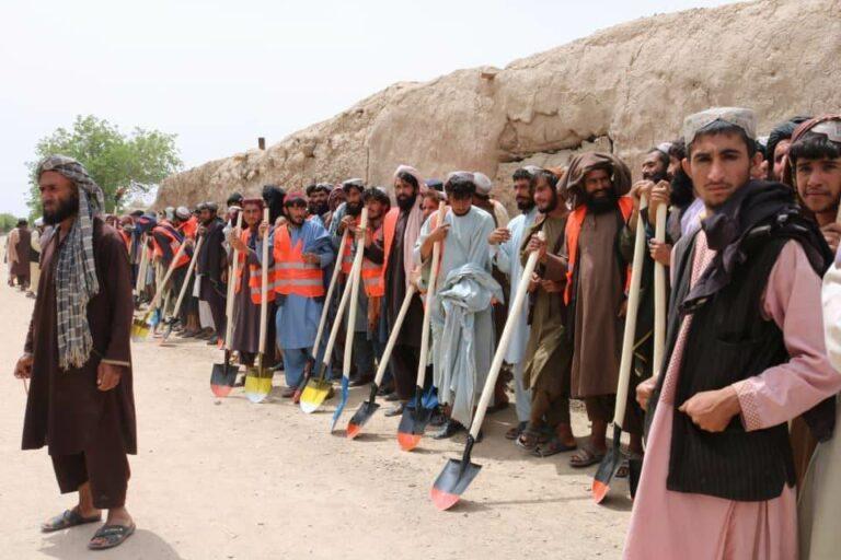 هلمند کې د ۱۴ میلیون ډالرو په لګښت د دوو پروژو چارې پیل شوې