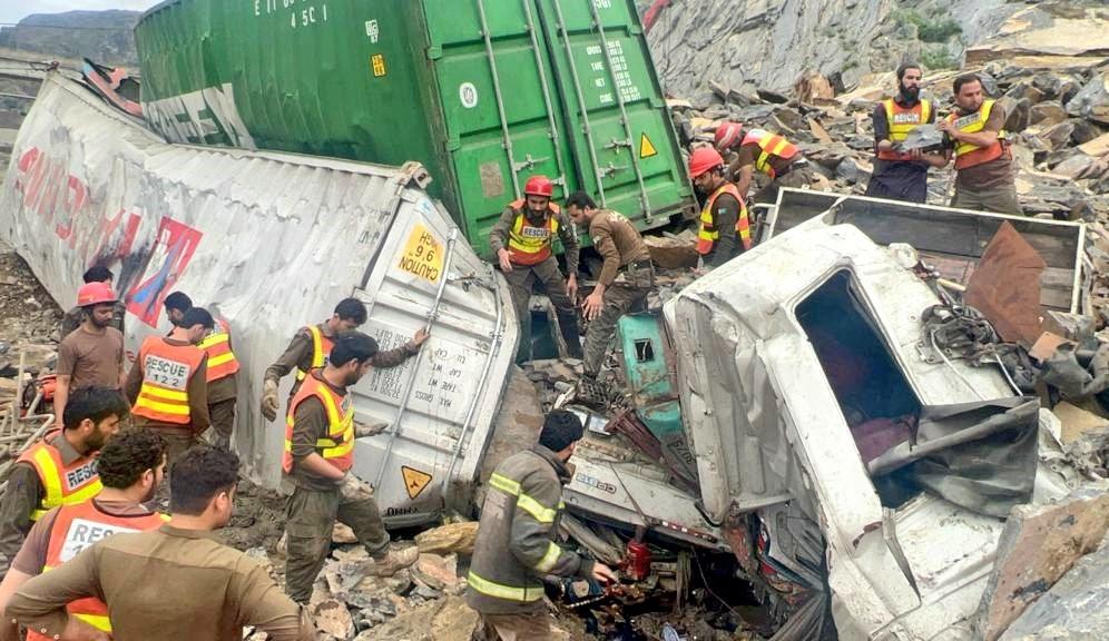 2 Afghans killed after landside buries trucks near Torkham