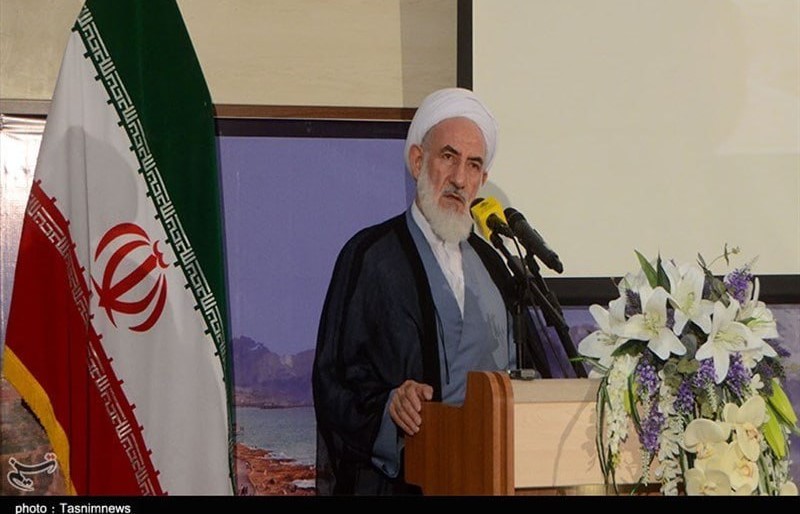عباس‌علی عضو مجلس خبرگان ایران در یک حملۀ مسلحانه کشته شد