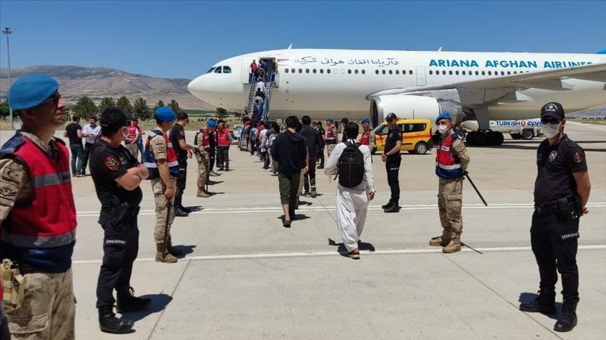 3,270 Afghans deported from Turkey in last 3 months