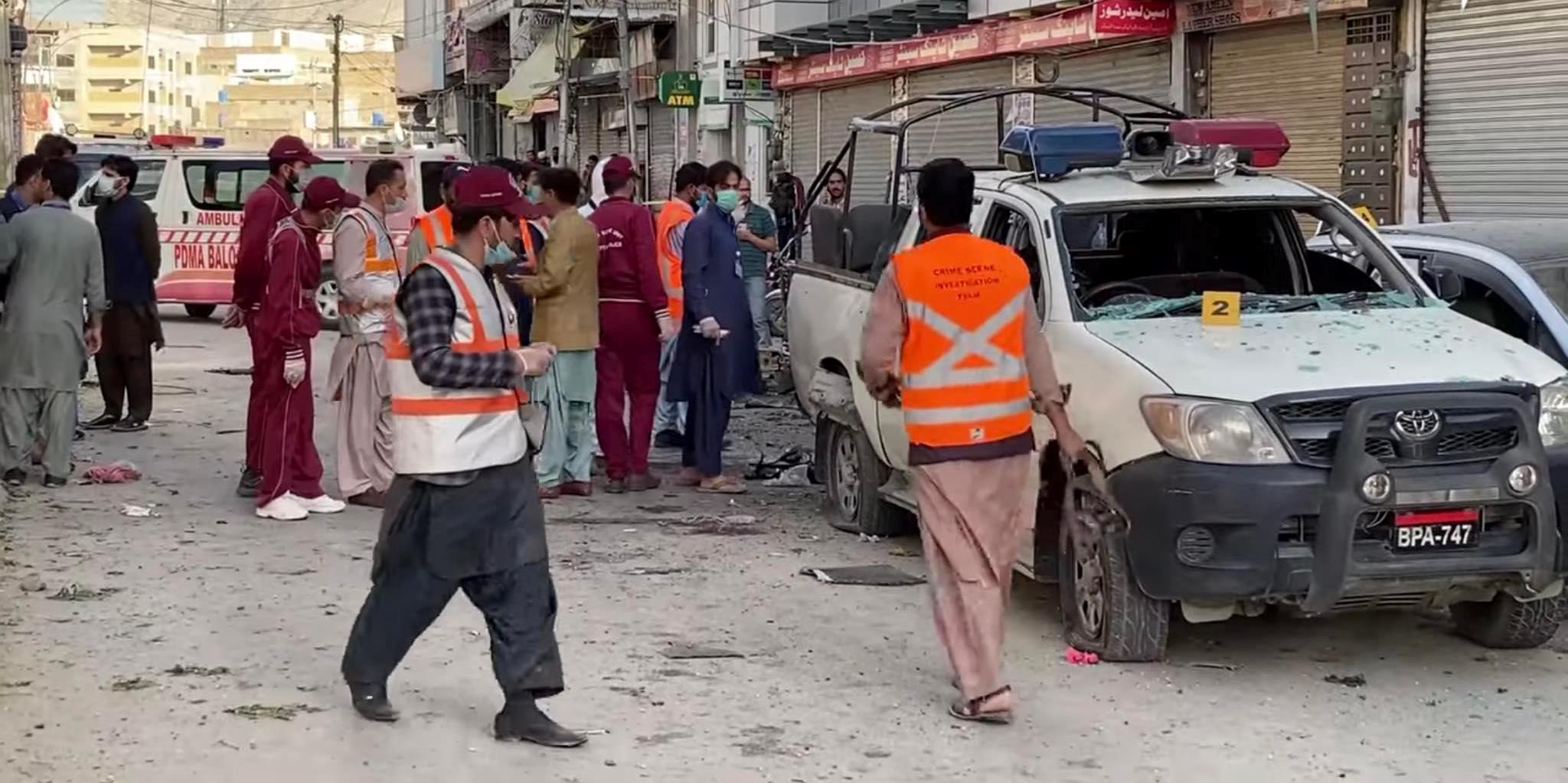 انفجاری در کویته چهار تن به‌شمول دو پولیس پاکستانی را کشته و ۱۵ تن دیگر را زخمی کرده‌است
