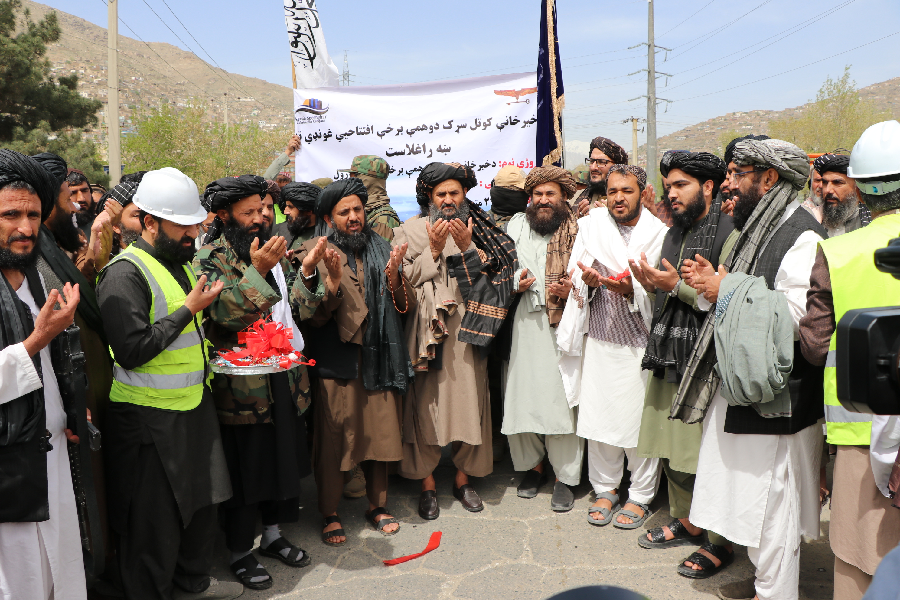 کار ساخت یک سرک به هزینۀ ۳۷۰ میلیون افغانی در کابل آغاز شد