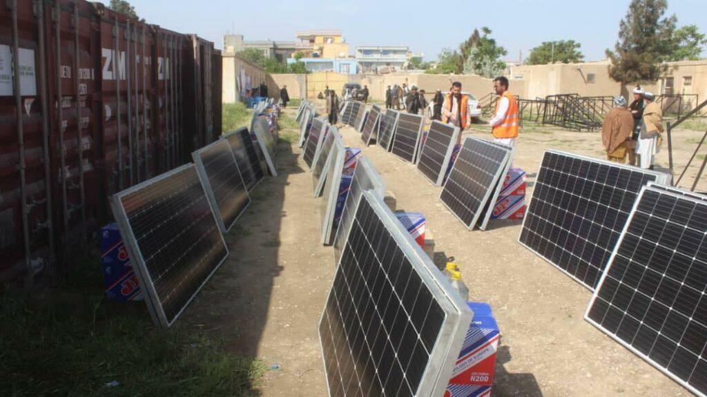 1000 Balkh families receive solar power systems