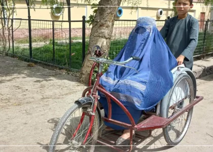 Begging from past 8-years in Taloqan streets: Zarifa