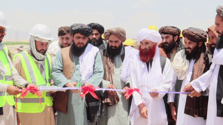 د زابل په دوو ولسوالیو کې د استنادي دېوالونو جوړولو چارې پیل شوې