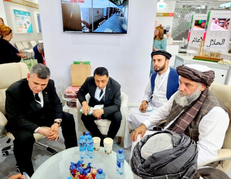 Azizi discuss trade and transit matters with Turkmen officials