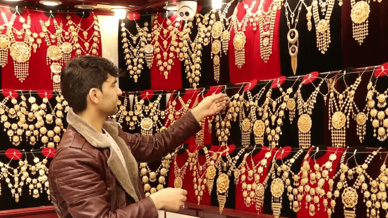 Flour & sugar up, gold down in Kabul