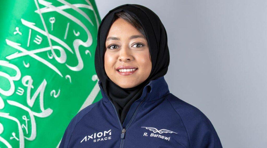 نخستین فضانورد زن سعودی به فضا رفت