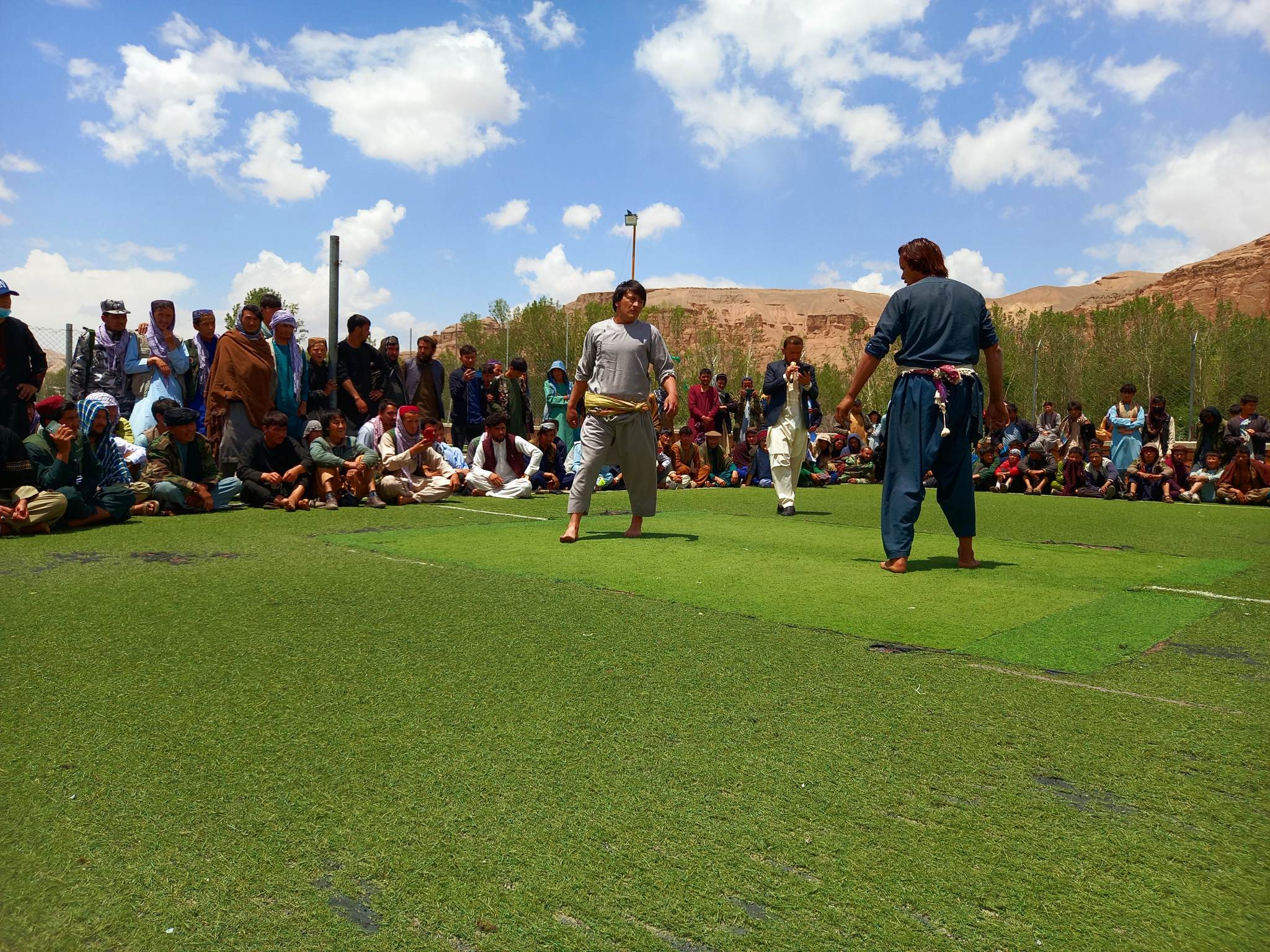 مسابقات کُشتی‌گیری محلی در بامیان راه‌‌اندازی شد