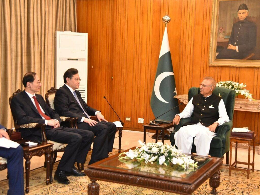 وزیر خارجۀ چین از پاکستان برای تقویت هماهنگی در بازسازی افغانستان دعوت کرد