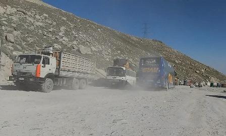 مسؤولین: با مسدود شدن راه سالنگ انتقالات به کابل از راه شیبر صورت می‌گیرد