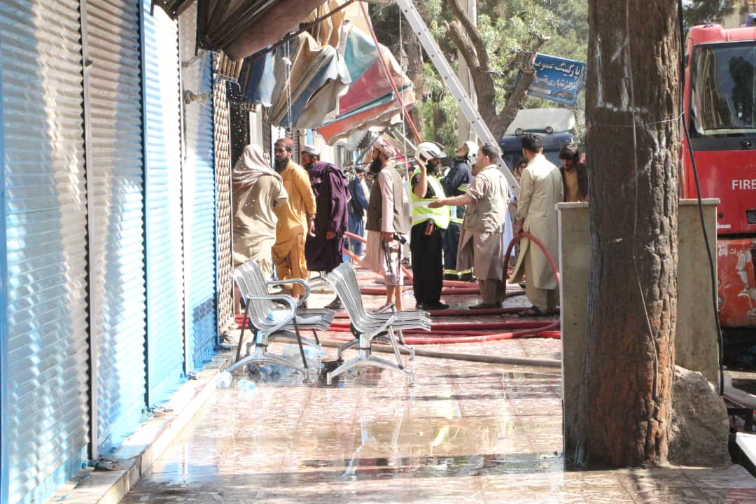 وقوع آتش‌سوزی در یک مارکیت تجارتی در شهر هرات