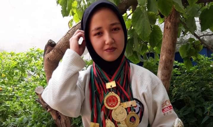 دختر افغان در مسابقات جوجیتسو در پاکستان برندۀ مدال طلا شد