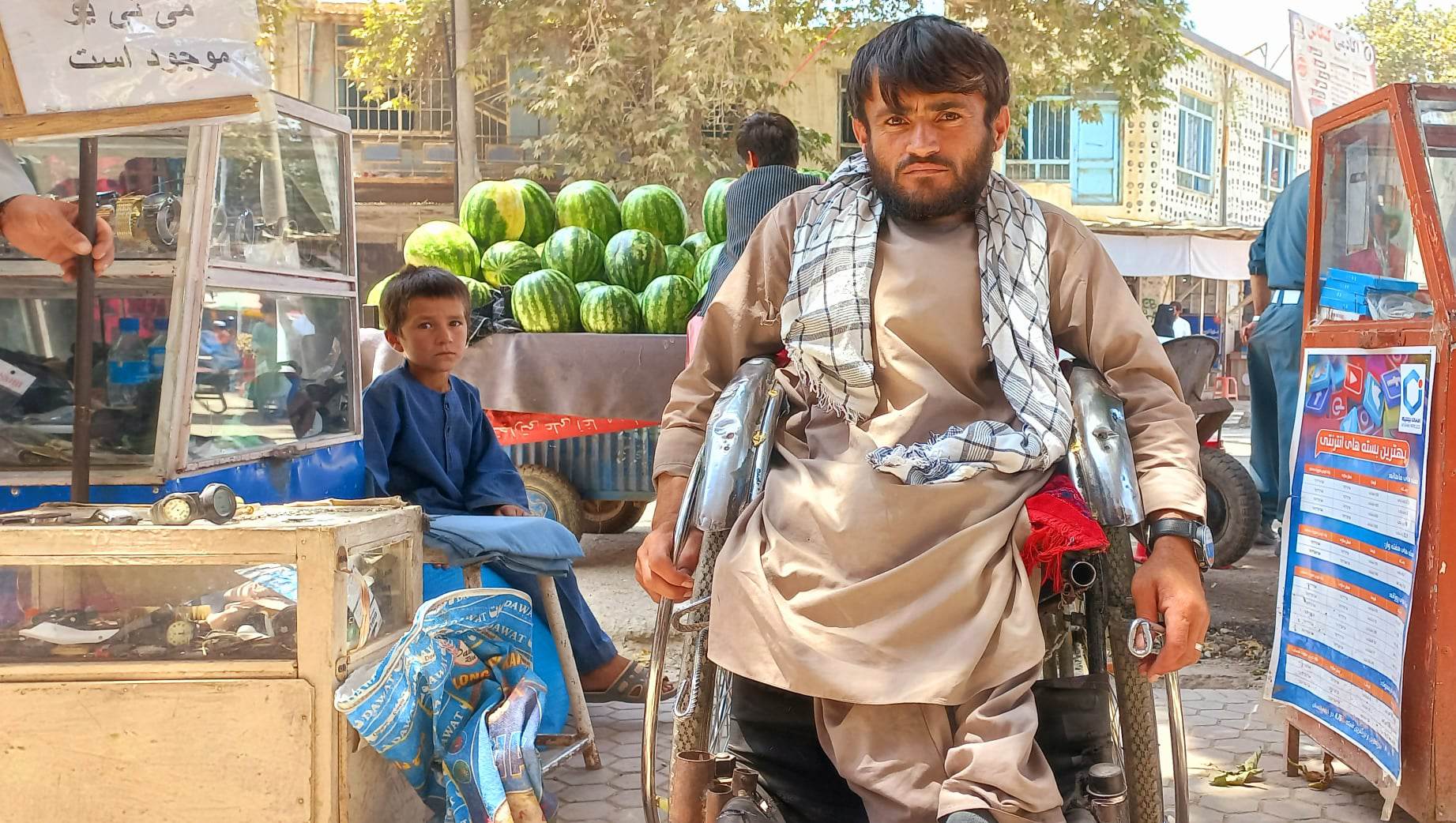 امام حسین مرد معلول در تخار: تأمین نفقه برای خانواده برایم عید است