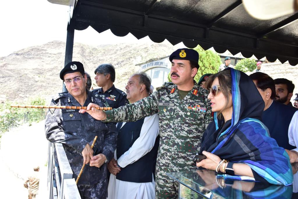 حنا ربانی کهر از محافظان گذرگاه تورخم خواست که با مهاجرین افغان محترمانه برخورد کنند