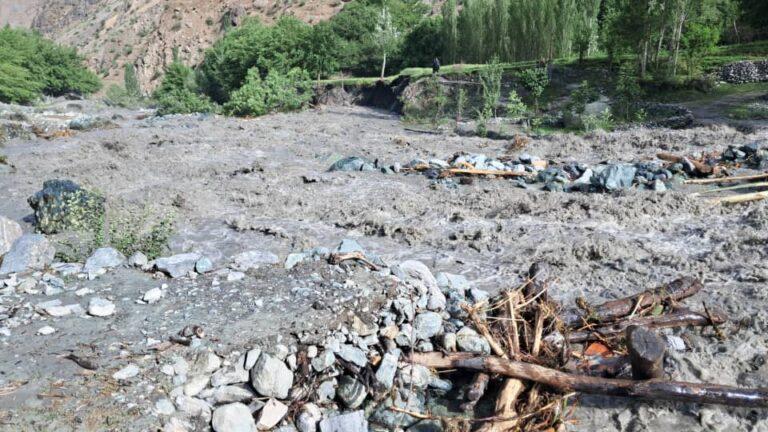 حادثه ترافیکی و جاری‌شدن سیلاب در بدخشان ۹ کشته و زخمی بر جا گذاشت