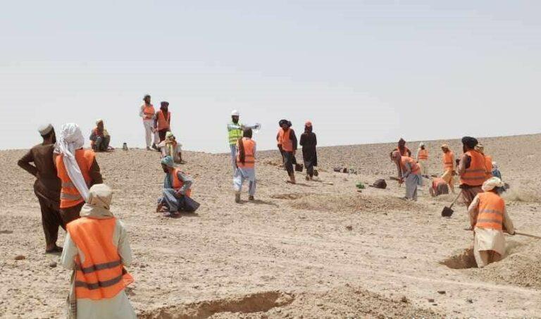 ځایي مسوولین: هلمند کې مو زرګونو کسانو ته کاري زمینه برابره کړې