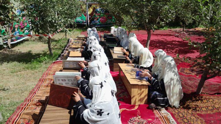 برای نخستین بار ۲۲ زن در بدخشان از یک دورۀ آموزشی پنج سالۀ علوم دینی فارغ شدند