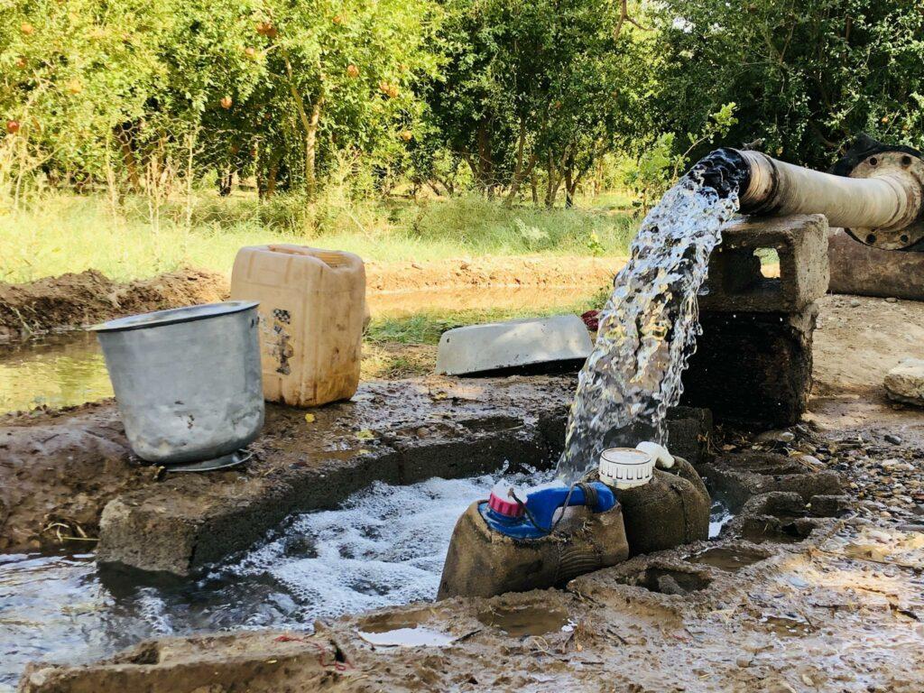 نگرانی‌ها از حفر چاه‌های عمیق در هرات؛ «برای جلوگیری از کاهش آب زیرزمینی بندهای کوچک ساخته می‌شود»