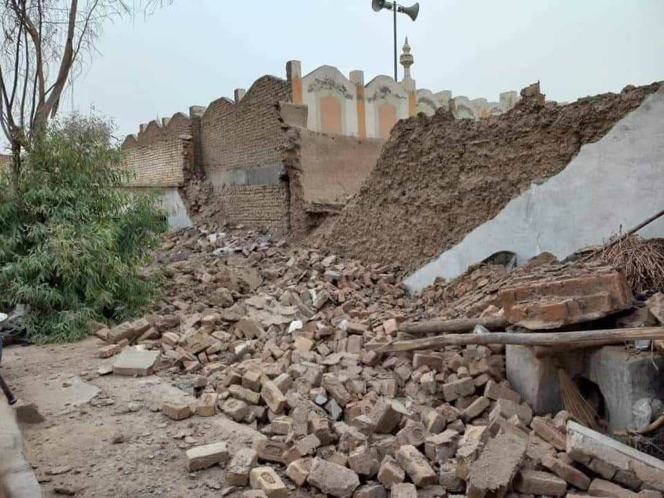 Wall collapse leaves 3 of a family dead in Kandahar