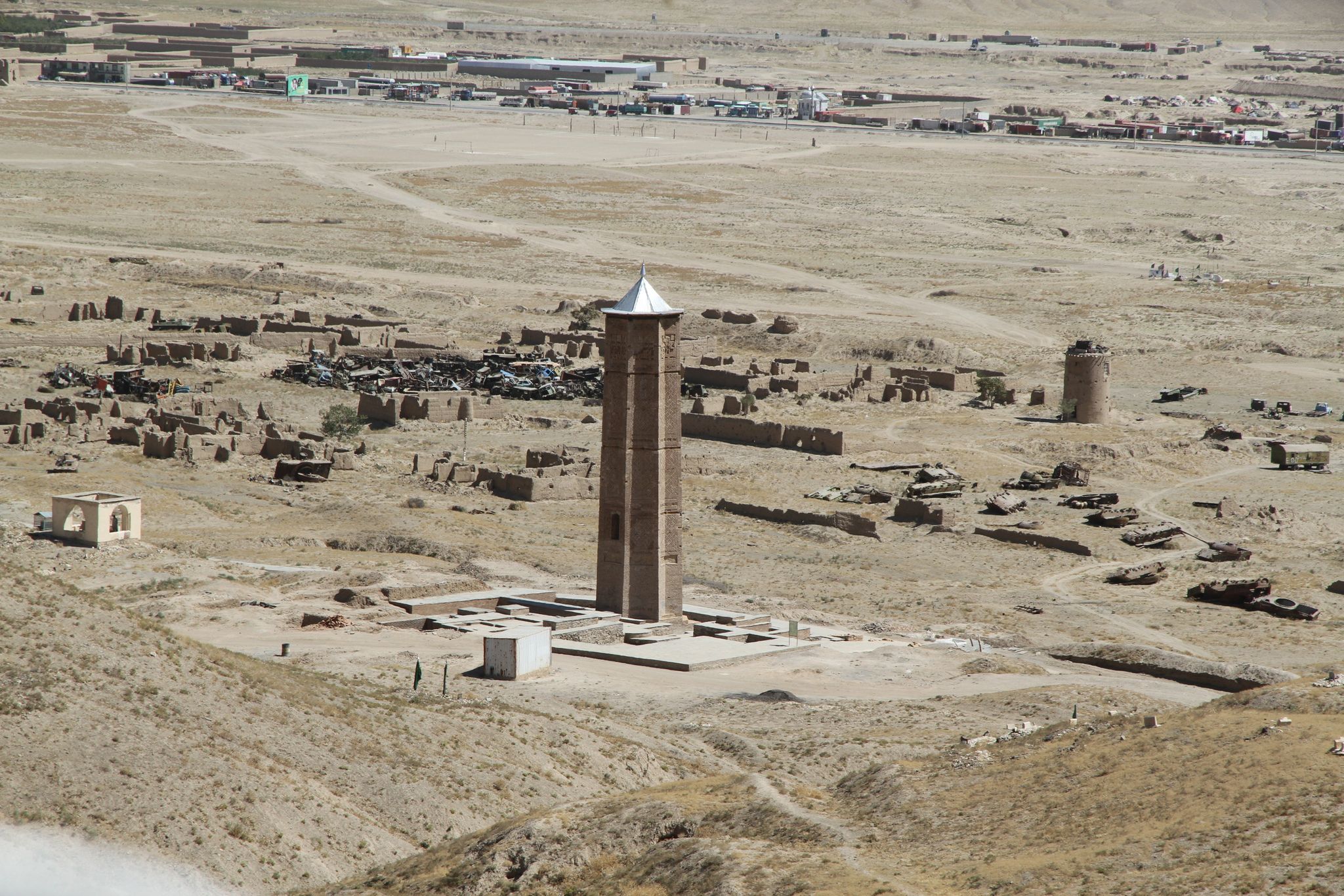 مسوولین: غزني کې یو شمېر کسان اوس هم د لرغونو او تاریخي سیمو د غصب هڅه کوي