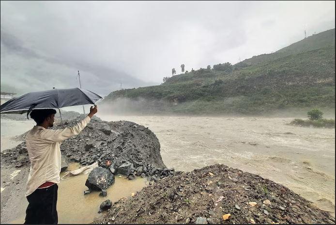 باران‌های شدید و جاری‌شدن سیلاب در شمال هند جان ۲۲ تن را گرفت