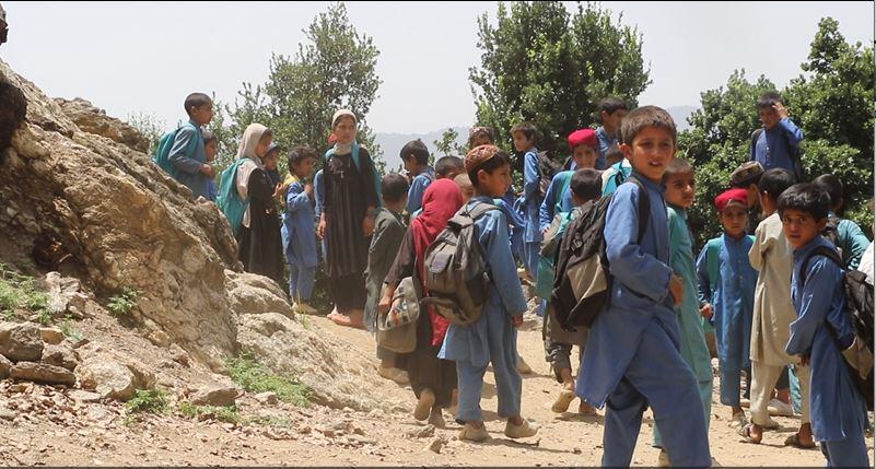حدود ۸۰۰ کودک در منطقۀ «میدان» وته‌پور کنر از آموزش محروم مانده‌اند