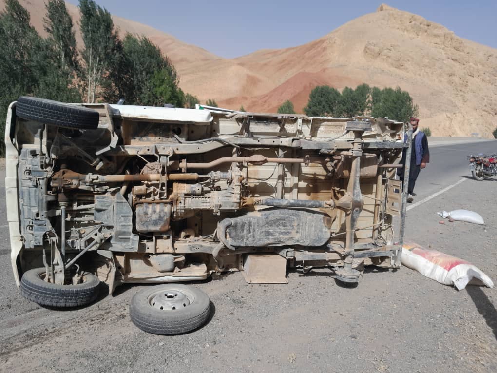 2 killed, 12 injured in Samangan, Bamyan accidents