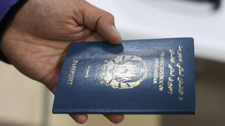 وزارت خارجه از آغاز روند توزیع پاسپورت برای مهاجرین افغان مقیم ایران خبر داد 