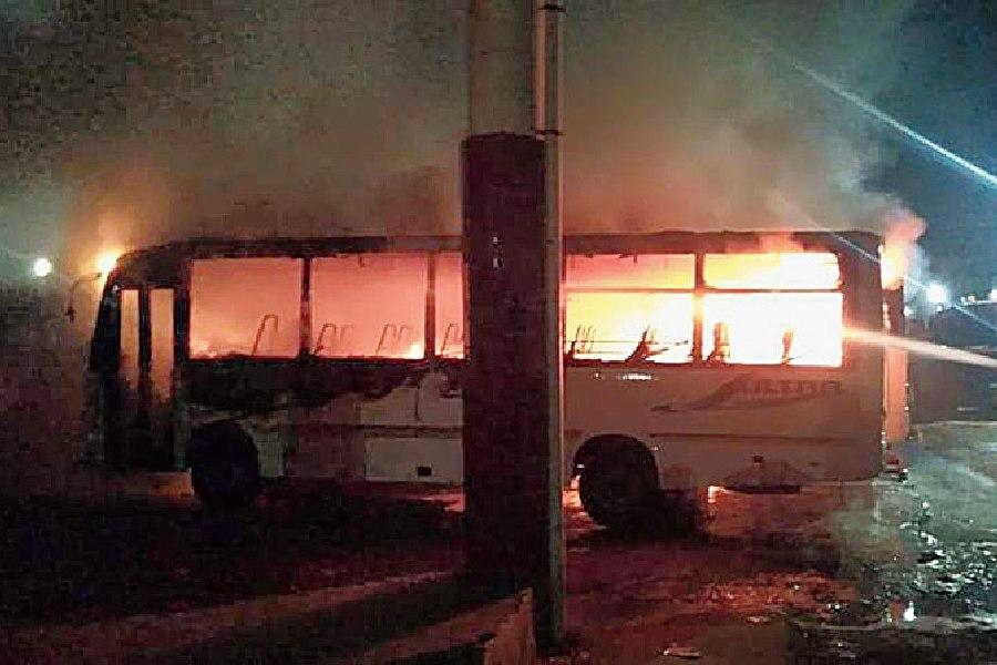 د پاکستان پنجاب ایالت کې د ترافیکي پېښې له امله ۱۸ کسان مړه شوي