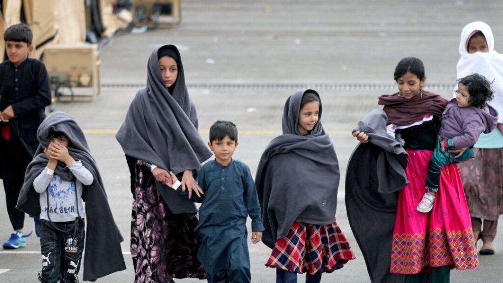 دیدبان حقوق بشر از استرالیا خواستار کاهش تشریفات اداری برای پذیرش پناه‌جویان افغان شد