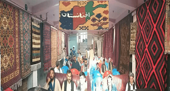 بغلان کې د غالیو یو ورځنی نندارتون جوړ شو