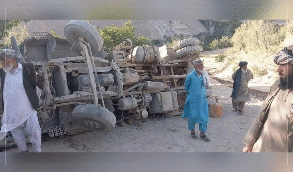 Ghor: 1 killed as truck flips over in Saghir district