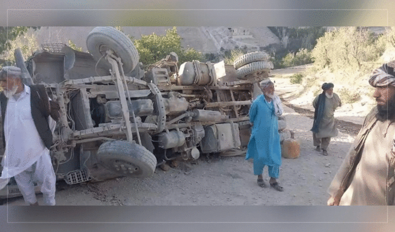 غور کې د موټر چپه کېدو له امله یو کس مړ او یو بل ټپي شوی