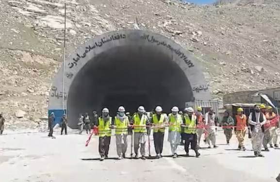 PM orders officials to avoid travel on Salang highway