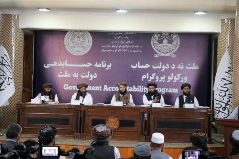 عباد: امسال ۲۰۰ پروژۀ ناتمام صحی تکمیل می‌گردد
