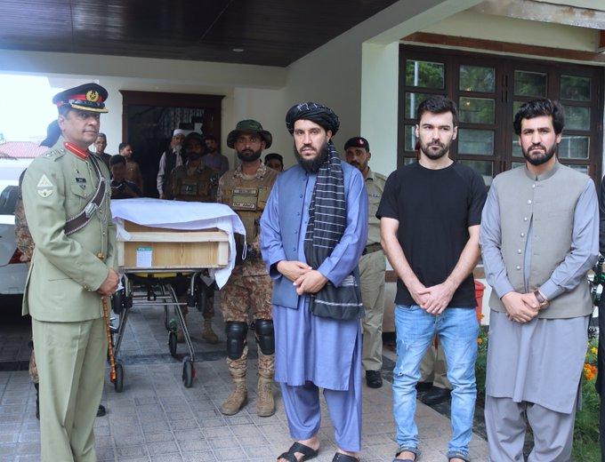 جسد کوهنورد افغان پس از یک سال از کوه‌های پاکستان پیدا و به خانواده‌اش تحویل داده شد