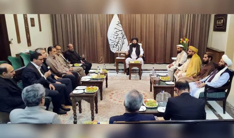 مولوي عبدالکبیر: ا.ا د مسایلو د حل لپاره پر خبرو باور لري