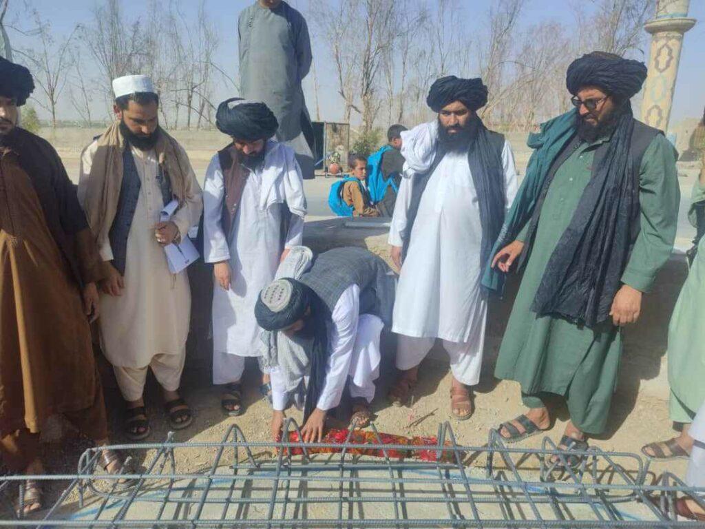 فراه کې د څه باندې لس میلیونه افغانیو په لګښت د دوو پروژو کار پيل شو