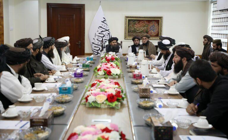 تورخم کې خلکو ته د ښو خدمتونو وړاندې کولو په موخه اړوندو ادارو ته کارځایونه جوړیږي