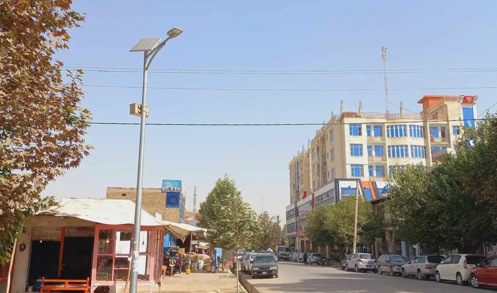 باشنده‌گان تخار خواهان فعال شدن دوبارۀ چراغ‌های سولری در جاده‌های شهر تالقان شدند