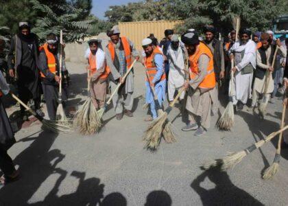 In Ghazni, hundreds join municipality’s cleanliness drive
