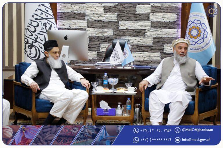 یک مقام افغان در دیدار با سفیر پاکستان خواستار رسیده‌گی به مشکلات تاجران افغان در آن کشور شد
