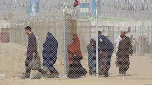 د کویټې له زندانونو ۱۲۰ افغانان خوشي شول