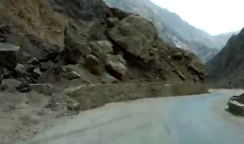 Rockslide shuts Kabul-Jalalabad highway