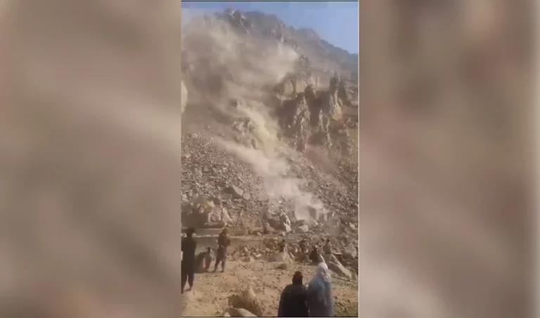 Kabul-Jalalabad road remains closed as landslide continues