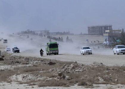 Kabul-Kandahar road repair work: Plumes of dust irk residents