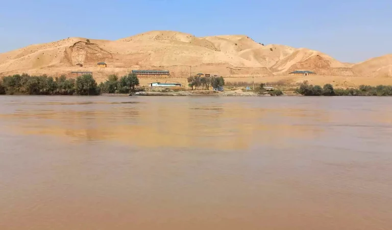 د دشت‌قلعه خلک: پر افغان – تاجک پوله د ای‌خام بندر ګډ بازار جوړولو چارې دې بېرته پیل شي