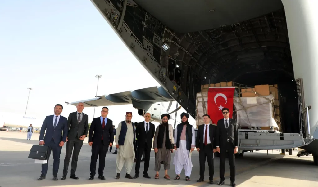ترکیه ۲۰ تُن تجهیزات طبی به افغانستان کمک کرد